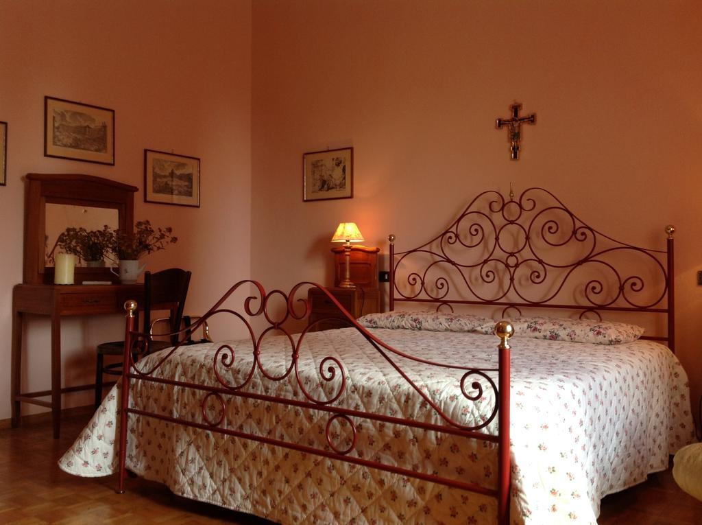 La Romita Ospitalita Rurale Familiare Villa Montisi Værelse billede